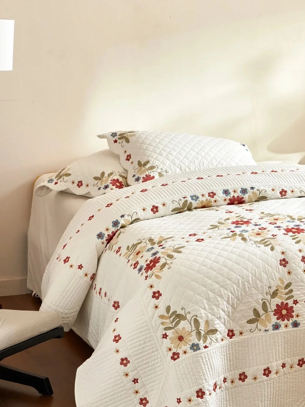 3 piece 100% cotton embroidered cottage floral Queen quilt set